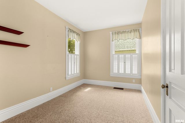 403 W ADAMS Street, Washington, IL 61571