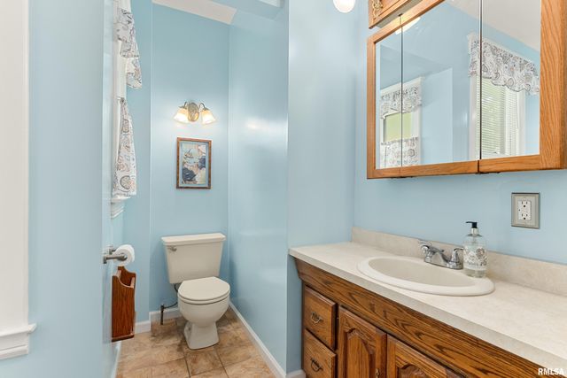 403 W ADAMS Street, Washington, IL 61571