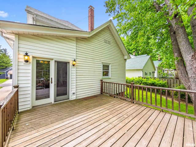 403 W ADAMS Street, Washington, IL 61571