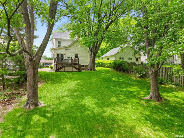 403 W ADAMS Street, Washington, IL 61571