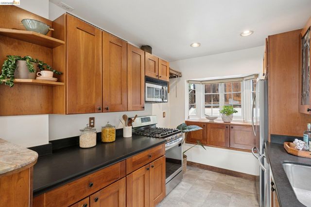 982 Grizzly Peak Blvd, Berkeley, CA 94708