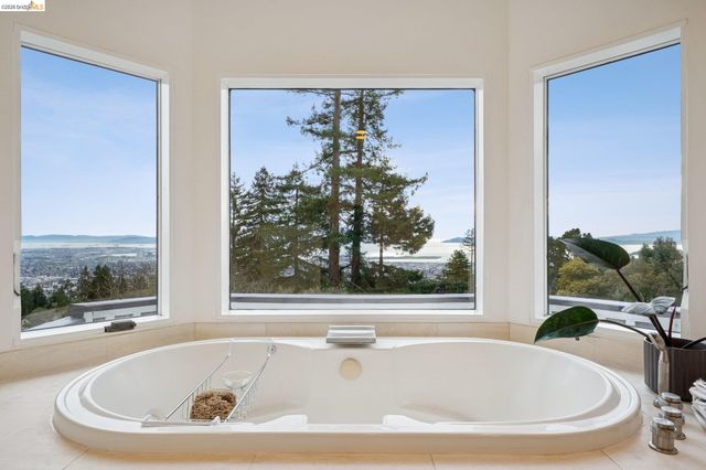 982 Grizzly Peak Blvd, Berkeley, CA 94708