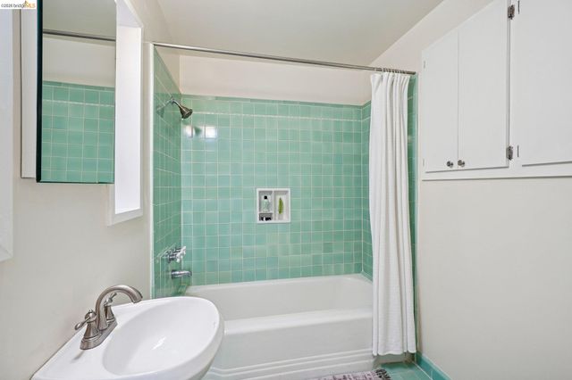 982 Grizzly Peak Blvd, Berkeley, CA 94708