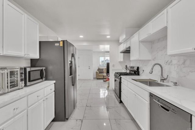 317 W Chase Ave, El Cajon, CA 92020