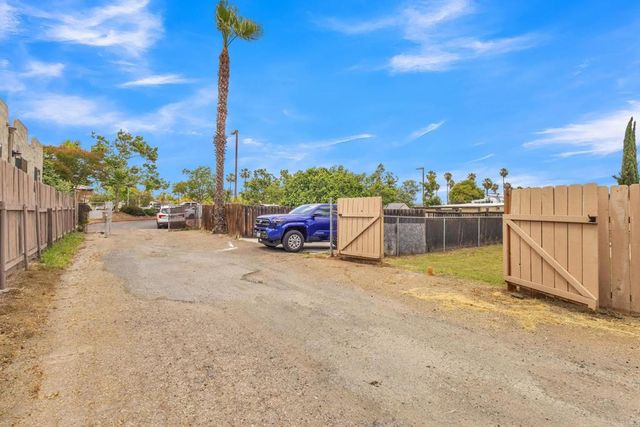 317 W Chase Ave, El Cajon, CA 92020