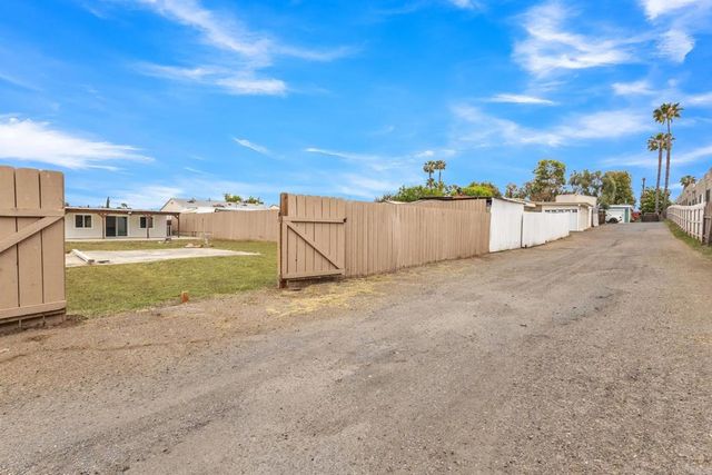 317 W Chase Ave, El Cajon, CA 92020