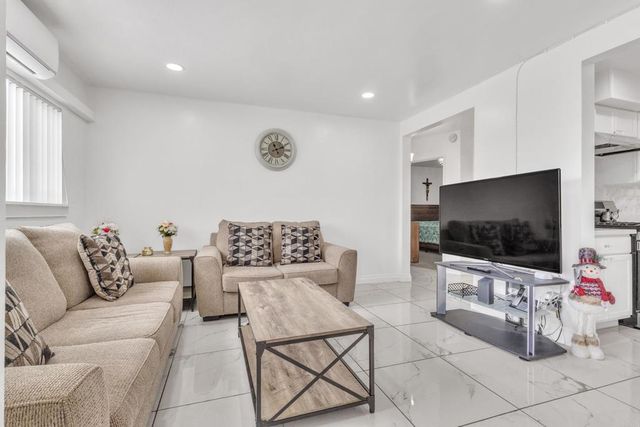 317 W Chase Ave, El Cajon, CA 92020