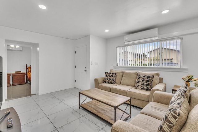 317 W Chase Ave, El Cajon, CA 92020