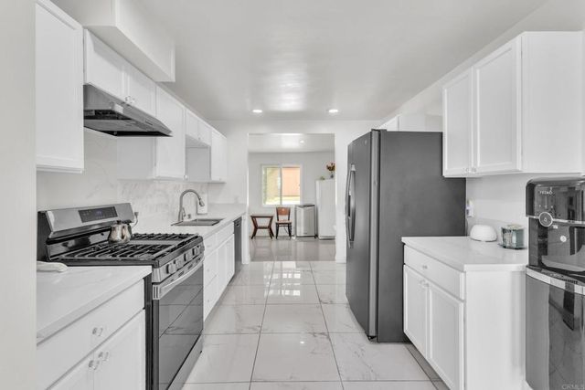 317 W Chase Ave, El Cajon, CA 92020