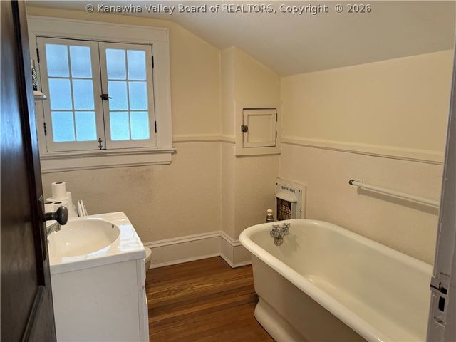 2438 Kanawha Boulevard, E Boulevard, Charleston, WV 25311