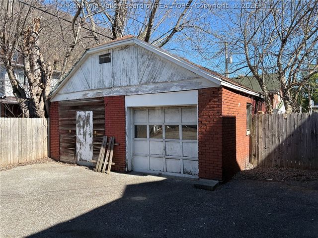 2438 Kanawha Boulevard, E Boulevard, Charleston, WV 25311