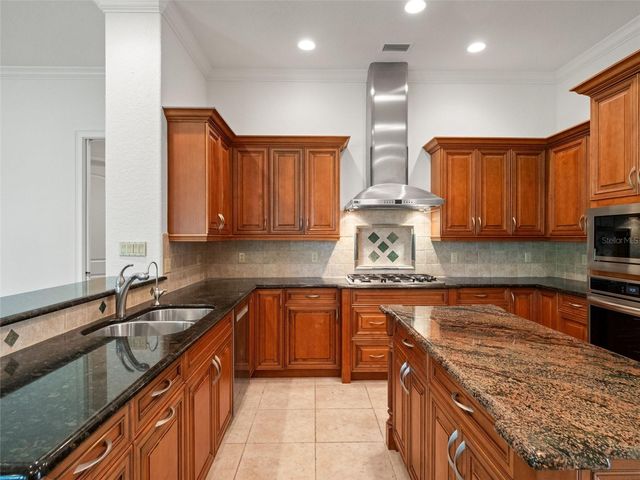 5236 SHORELINE CIRCLE, Sanford, FL 32771