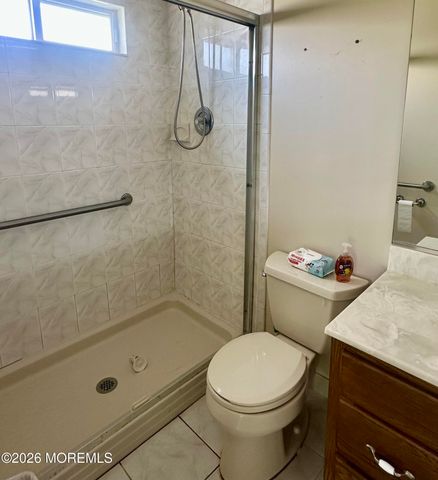 57 Sandhurst Street, Manchester, NJ 08759
