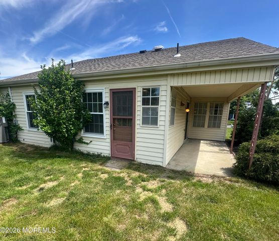 57 Sandhurst Street, Manchester, NJ 08759