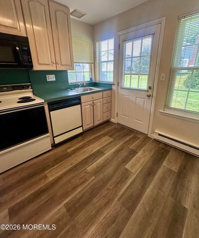 57 Sandhurst Street, Manchester, NJ 08759
