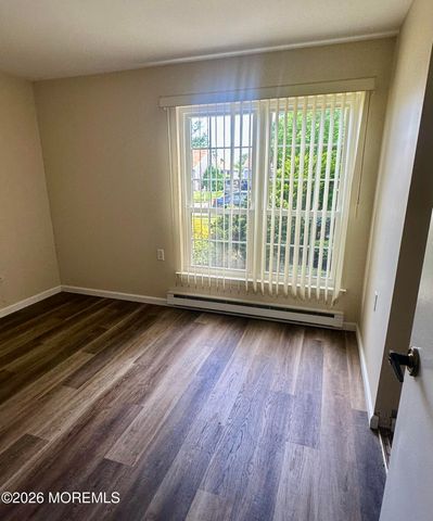 57 Sandhurst Street, Manchester, NJ 08759