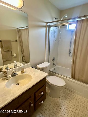 57 Sandhurst Street, Manchester, NJ 08759