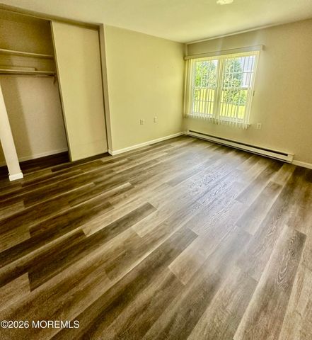 57 Sandhurst Street, Manchester, NJ 08759