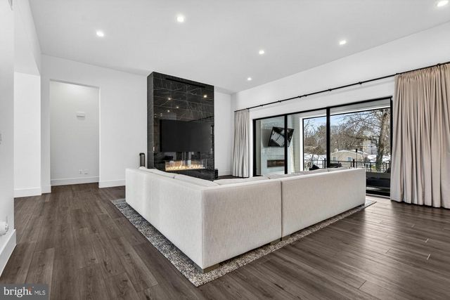 1221 RILEY PRESERVE CT, Great Falls, VA 22066