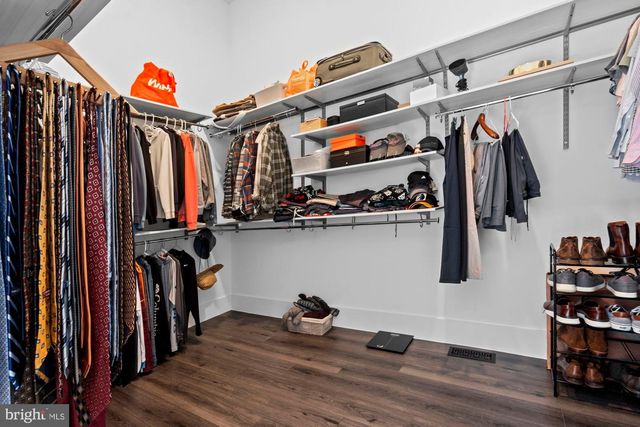 1221 RILEY PRESERVE CT, Great Falls, VA 22066