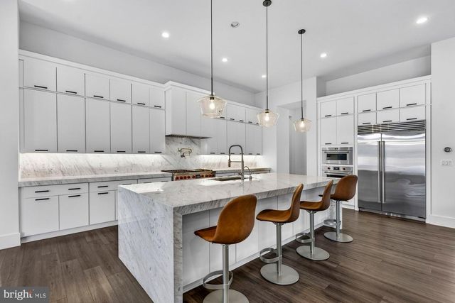 1221 RILEY PRESERVE CT, Great Falls, VA 22066