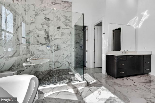 1221 RILEY PRESERVE CT, Great Falls, VA 22066