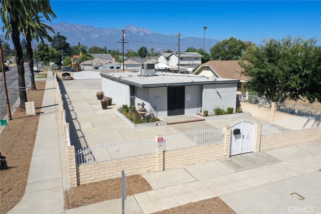 703 E E, Ontario, CA 91764 — photo 2