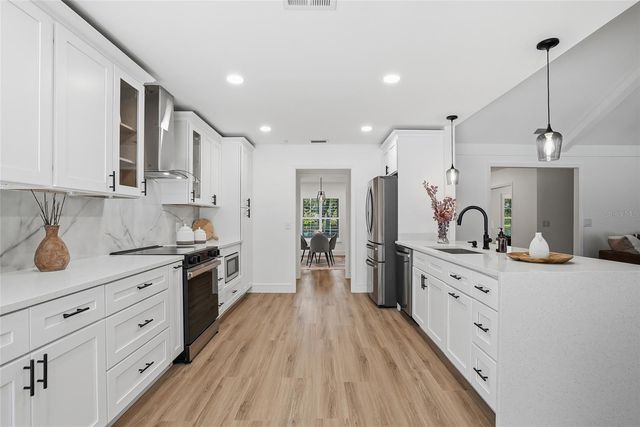 2540 LAURELWOOD LANE, Valrico, FL 33596