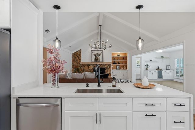 2540 LAURELWOOD LANE, Valrico, FL 33596