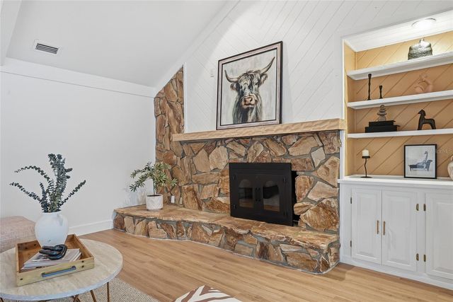 2540 LAURELWOOD LANE, Valrico, FL 33596