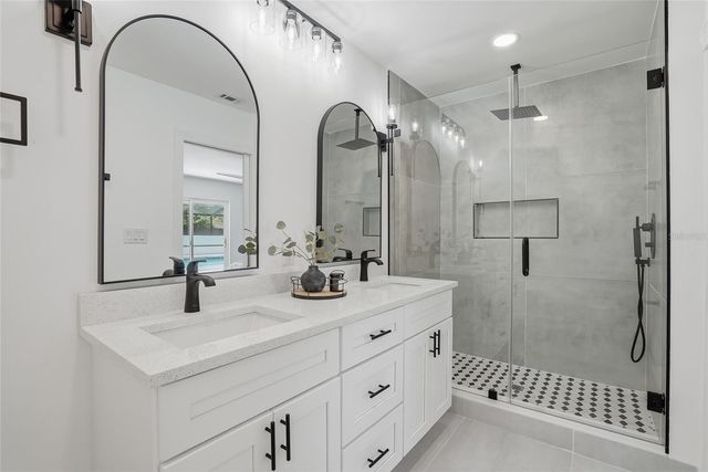 2540 LAURELWOOD LANE, Valrico, FL 33596