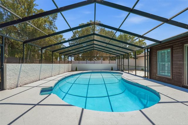 2540 LAURELWOOD LANE, Valrico, FL 33596