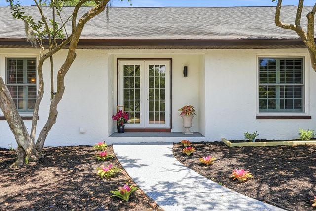 2540 LAURELWOOD LANE, Valrico, FL 33596