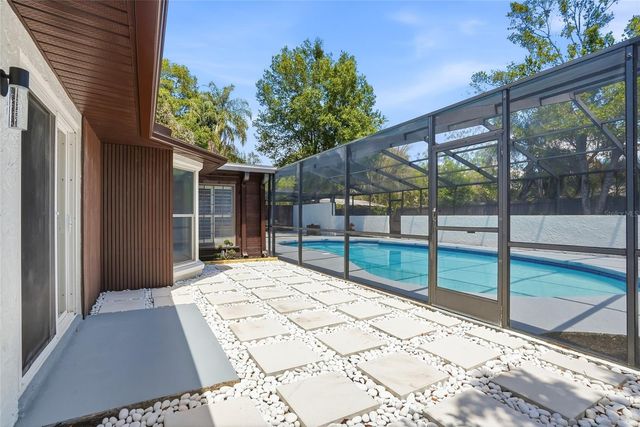 2540 LAURELWOOD LANE, Valrico, FL 33596