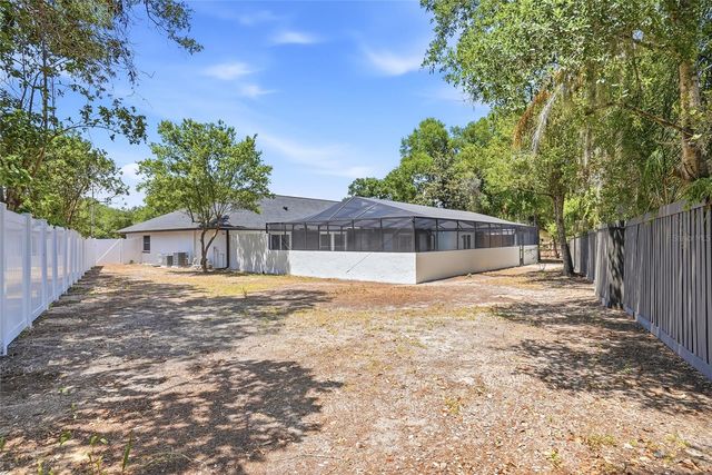 2540 LAURELWOOD LANE, Valrico, FL 33596