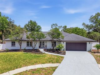 2540 LAURELWOOD LANE, Valrico, FL 33596