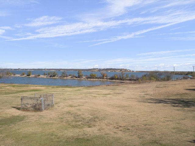 102 Harbor Drive 204, Runaway Bay, TX 76426