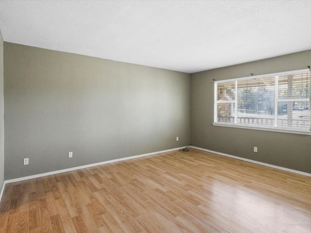 102 Harbor Drive 204, Runaway Bay, TX 76426