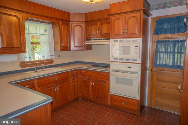 379 HILLDALE RD, Holtwood, PA 17532