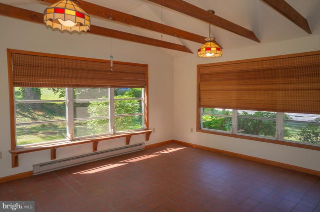 379 HILLDALE RD, Holtwood, PA 17532