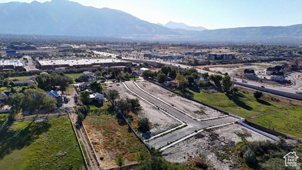 Image 3 of property listing at 481 W HAVEN HILL WAY # 9, South Jordan, UT 84095