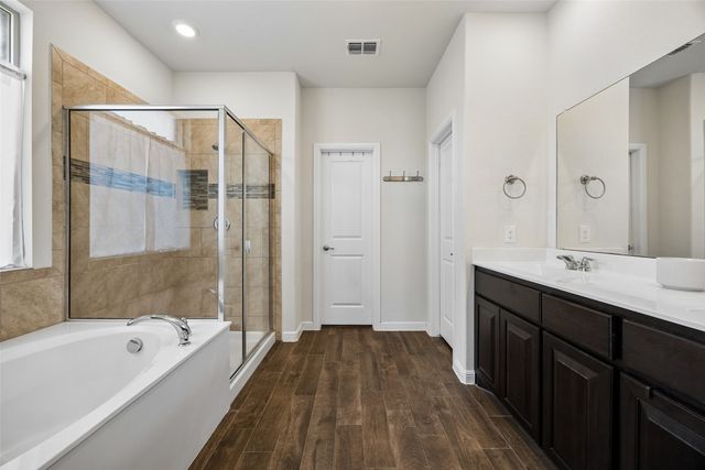 523 Harbor Drive, Azle, TX 76020