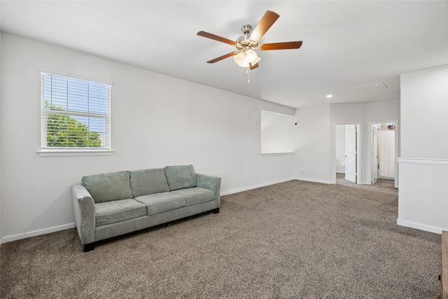 523 Harbor Drive, Azle, TX 76020