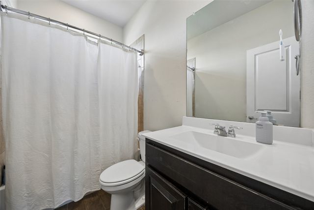 523 Harbor Drive, Azle, TX 76020