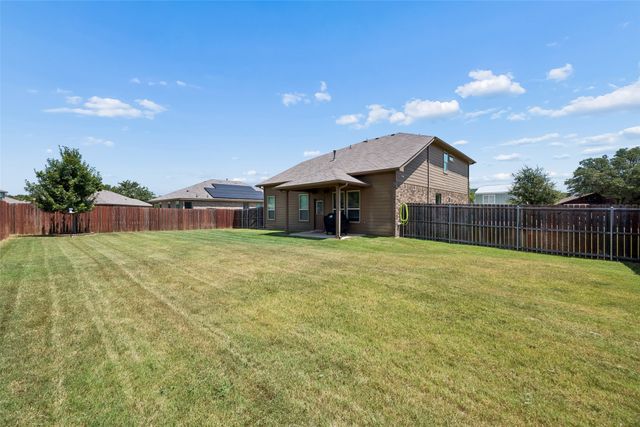 523 Harbor Drive, Azle, TX 76020