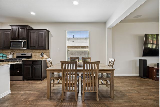 523 Harbor Drive, Azle, TX 76020