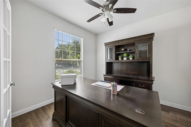 523 Harbor Drive, Azle, TX 76020