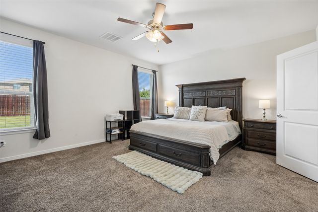 523 Harbor Drive, Azle, TX 76020