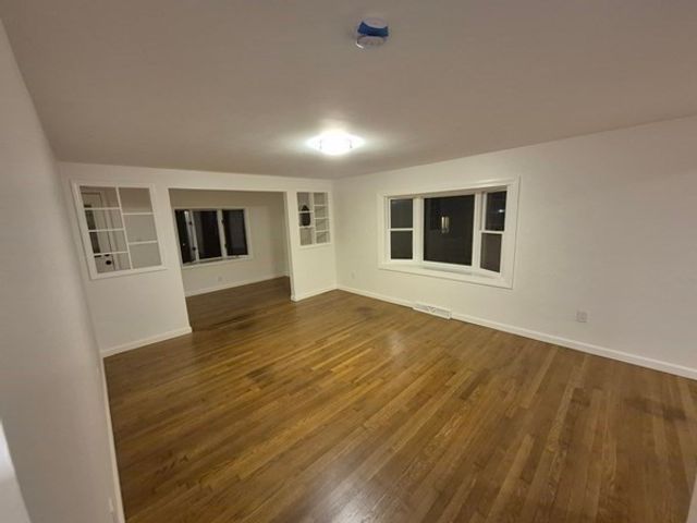 5 Lake View Ave, Peabody, MA 01960