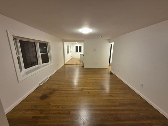 5 Lake View Ave, Peabody, MA 01960